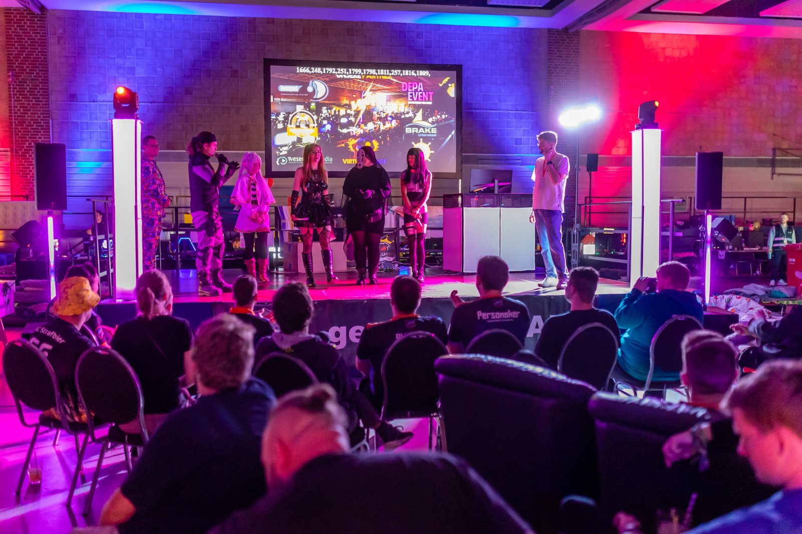 Eindruck von der Gaming-Community - Teilnehmer beim Turnier